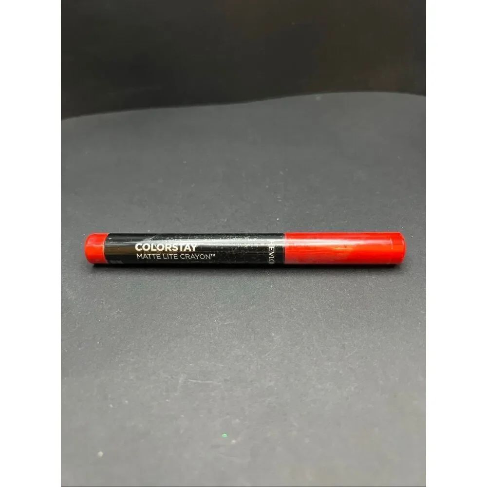 New Sealed Revlon Colorstay Matte Lite Crayon 009 Ruffled Feathers